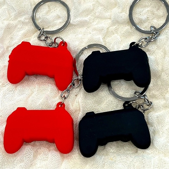 PLAYSTATION CONTROLLER key chains red black - Picture 2 of 5